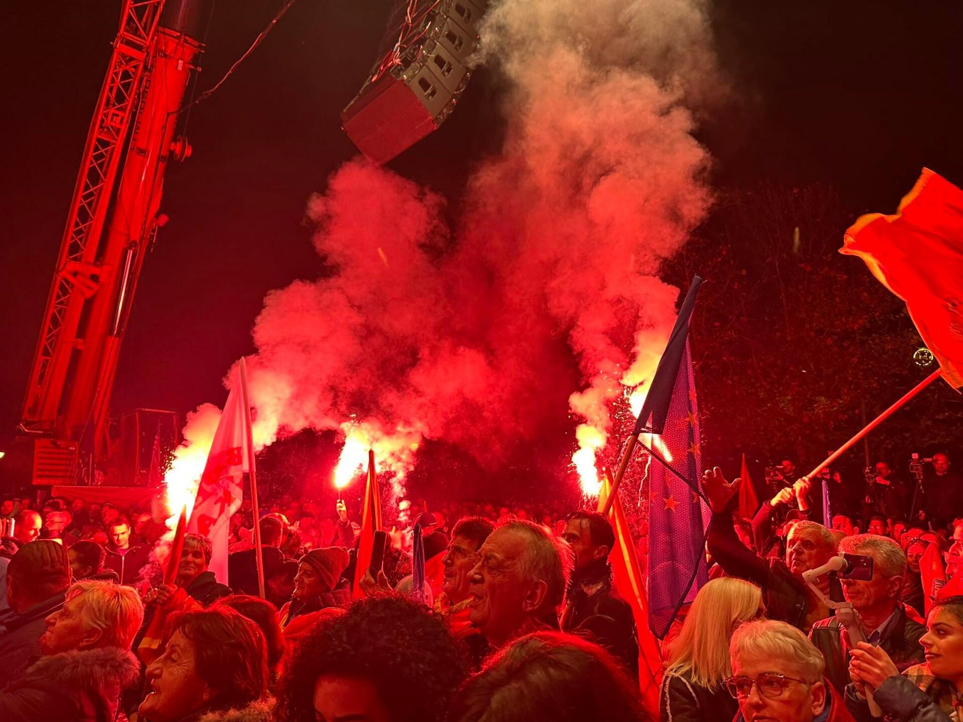 Održan protest ispred Skupštine Crne Gore: Traže se opoziv Zakona o predsjedniku i deblokada rada Ustavnog suda