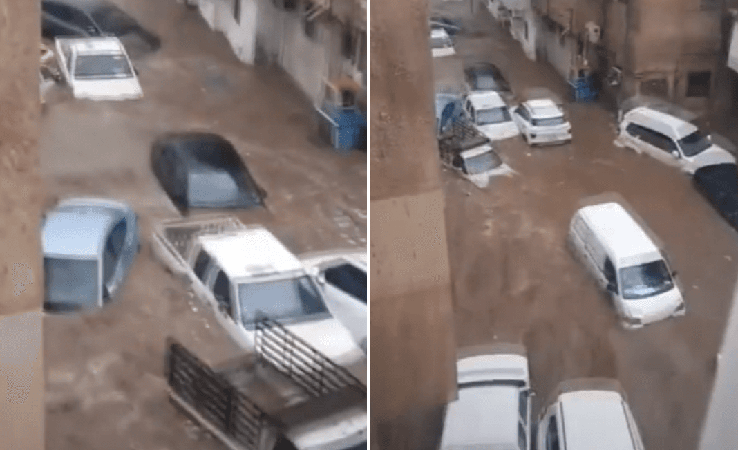 Poplave u Mekki, voda nosi automobile - Avaz