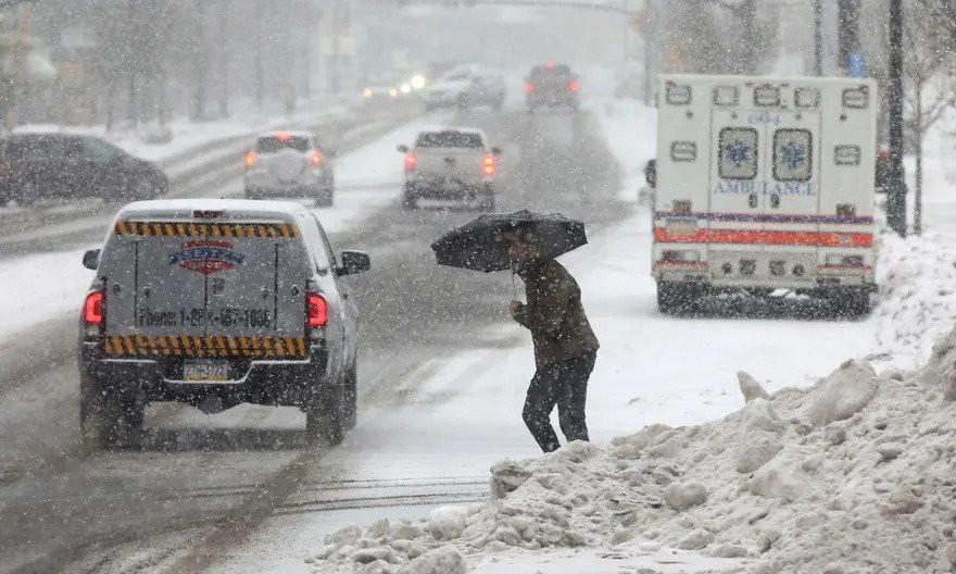 Više od milion ljudi u SAD i Kanadi ostalo bez struje zbog zimske oluje