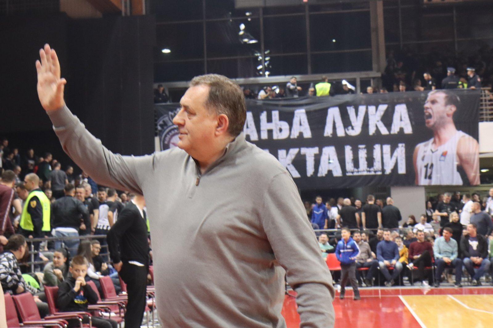 Milorad Dodik na meču ABA lige - Avaz