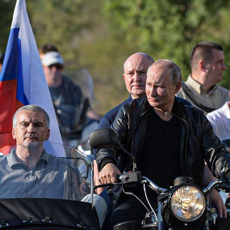Putin sa Noćnim vukovima - Avaz