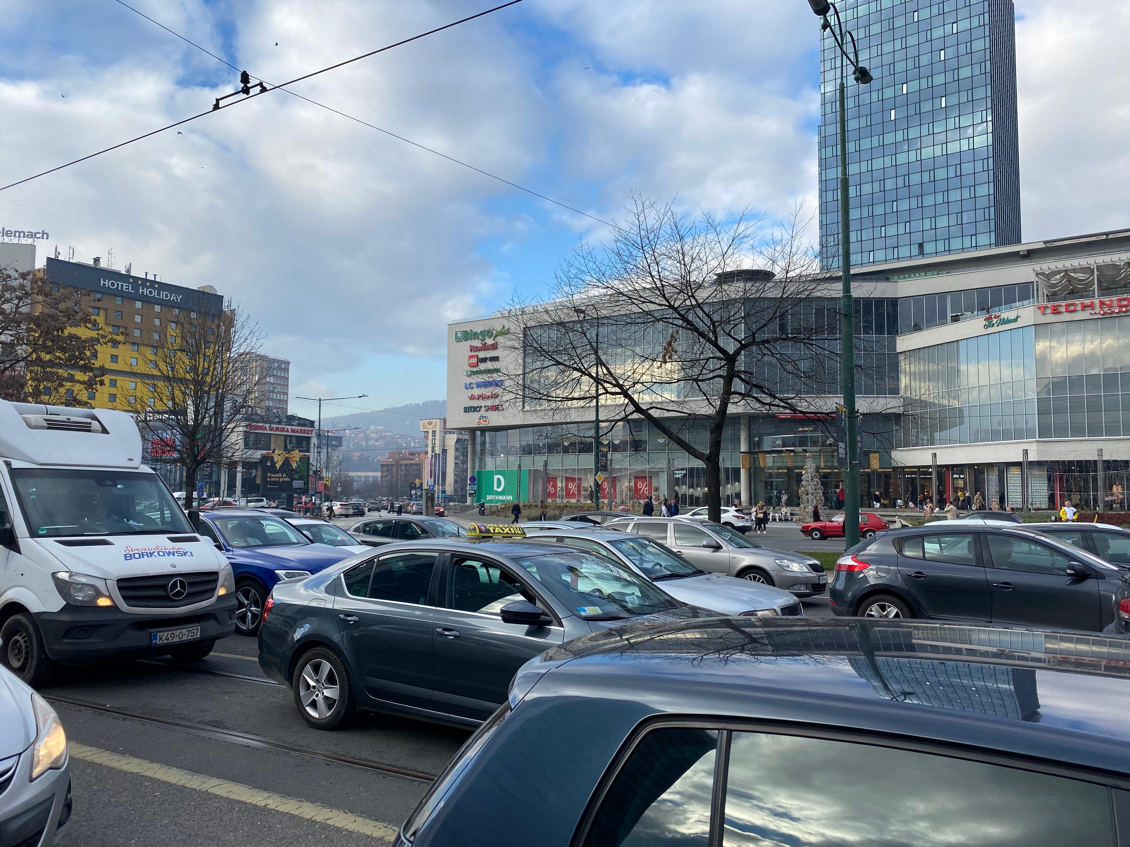 Saobraćajno ludilo u glavnom gradu - Avaz