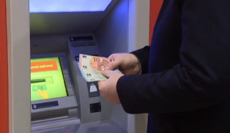 U Hrvatskoj prvi euri podignuti s bankomata