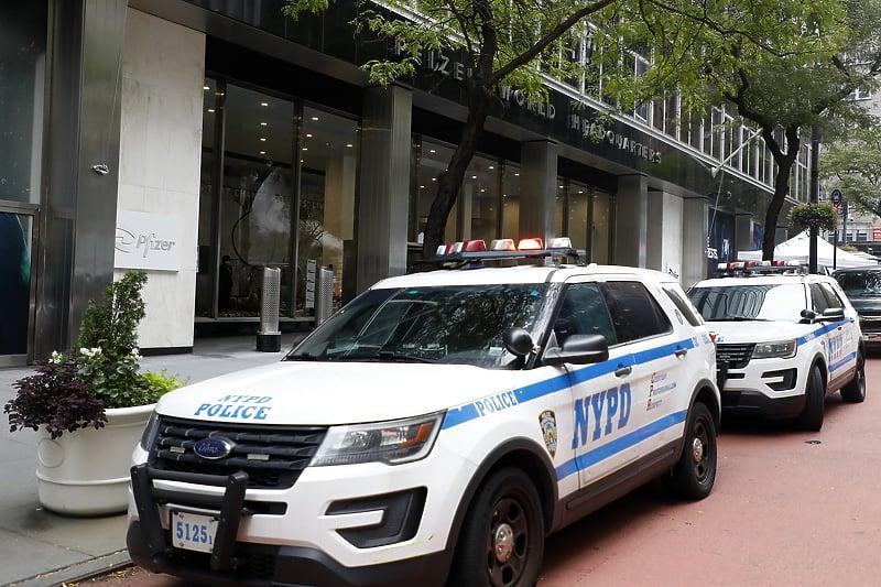 Muškarac napao policiju u Njujorku tokom novogodišnje noći: Sumnja se na teroristički napad