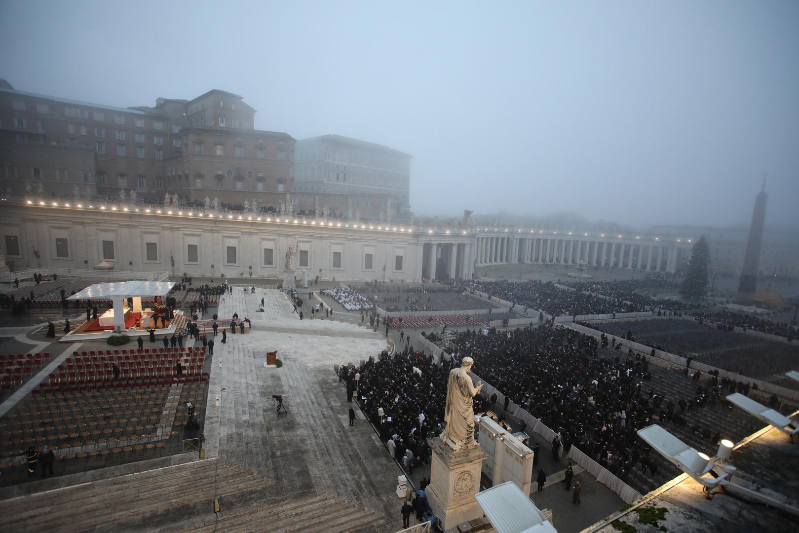 Danas sahrana pape emeritusa Benedikta XVI: Prisustvuje više od 60 hiljada vjernika