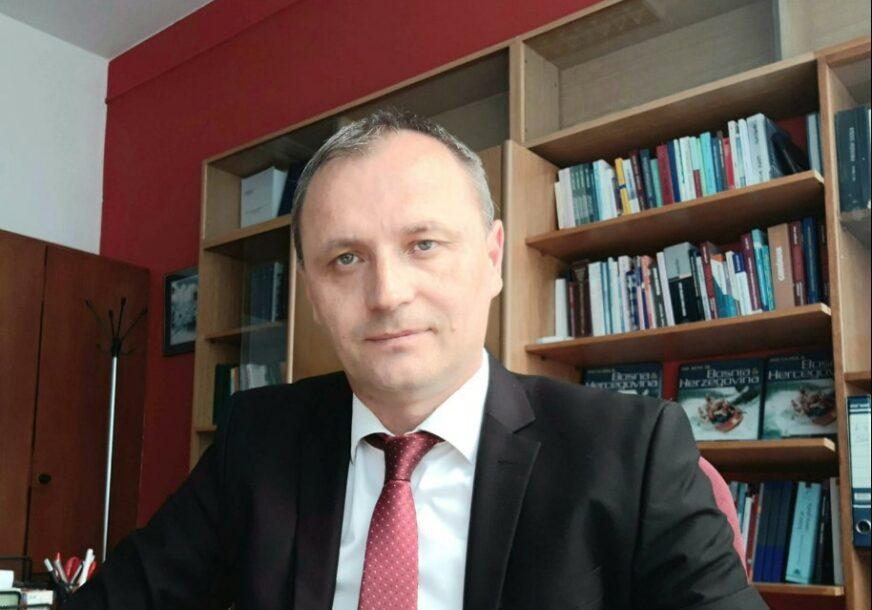 Elmir Sadiković, šef Odsjeka za politologiju FPN-a UNSA-e, za "Avaz": Ne treba dozvoliti da se dogodi bilo kakav incident