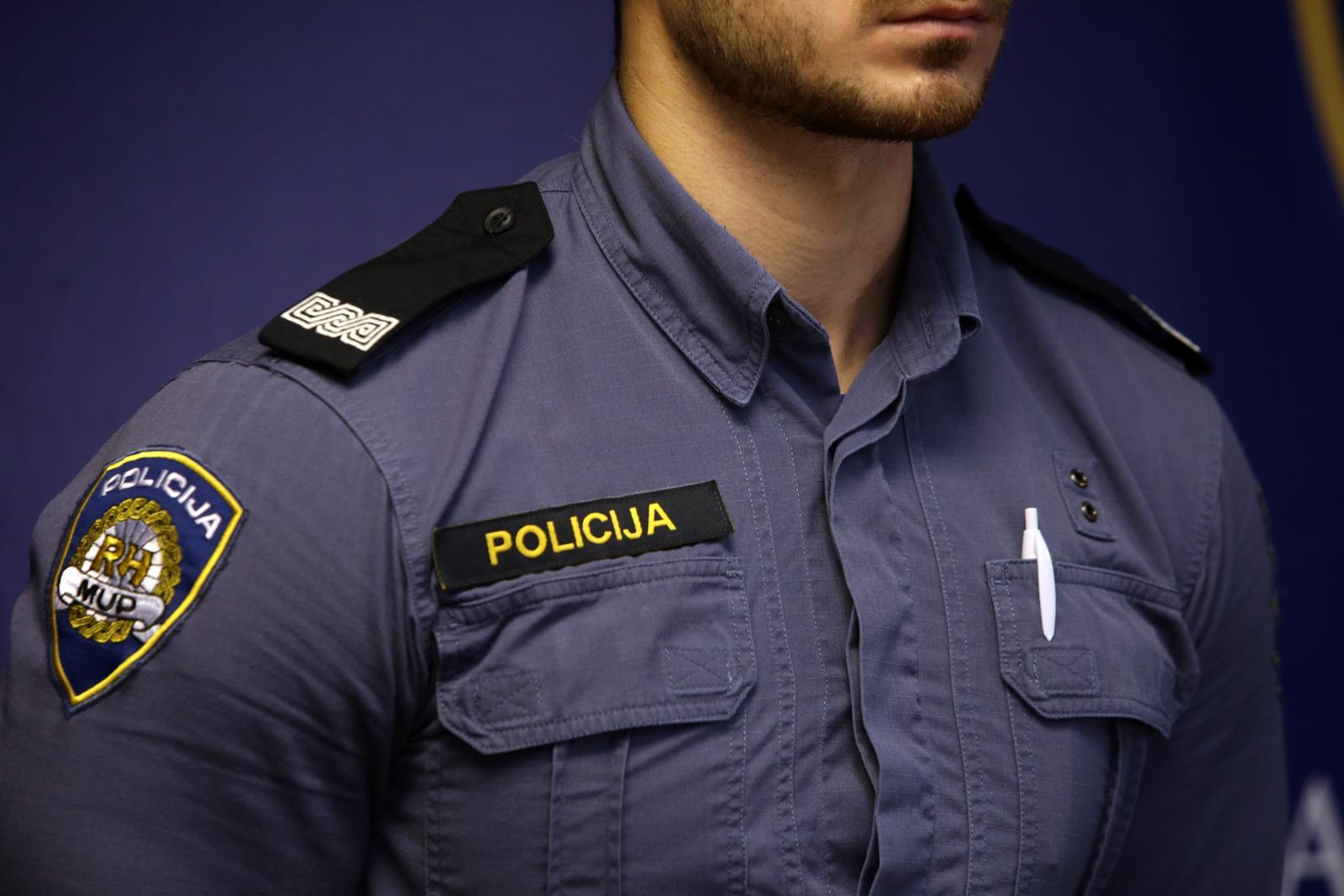 Policajac u Hrvatskoj dobio otkaz - Avaz