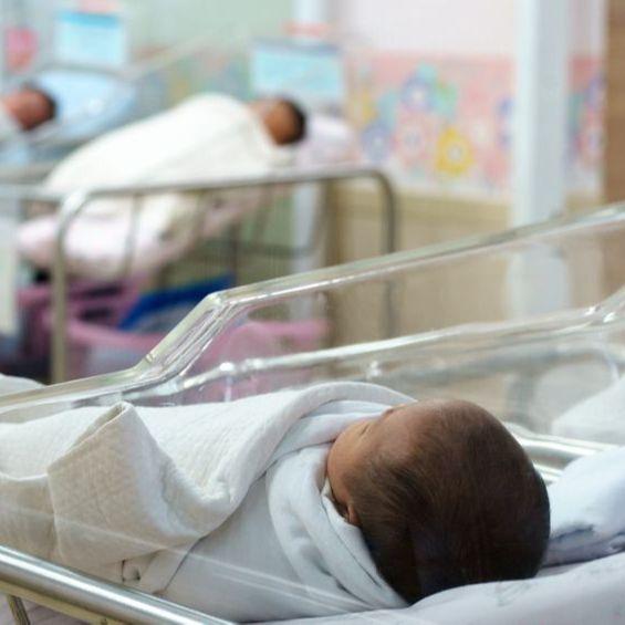 Na UKC Tuzla rođeno pet, u Kantonalnoj bolnici u "Dr. Safet Mujić" dvije bebe
