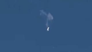 Pogledajte prvi snimak rušenja kineskog balona iznad Atlantskog okeana