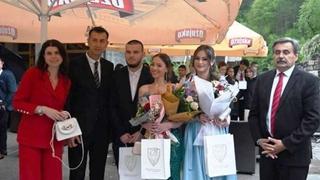 Općina Jajce maturantima platila zabavu, a učenike generacije nagradila novčanim poklonima