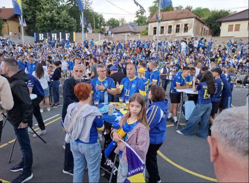 Više hiljada na fan-zoni u Gračanici skandiralo Jovino ime - Avaz
