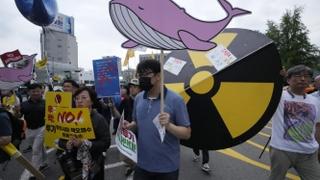 Stotine Južnokorejaca protestuju protiv japanskog plana ispuštanja vode iz Fukušime