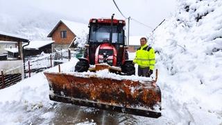 Putevi na Sadbi kod Goražda čisti zahvaljujući Edinu i njegovom traktoru