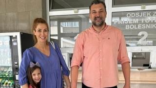 Konaković nakon supruginog poroda: Stigli smo kući, dva najveća blagoslova