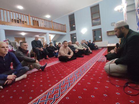 Džamija u Ustiprači: Džemat je druga porodica  - Avaz