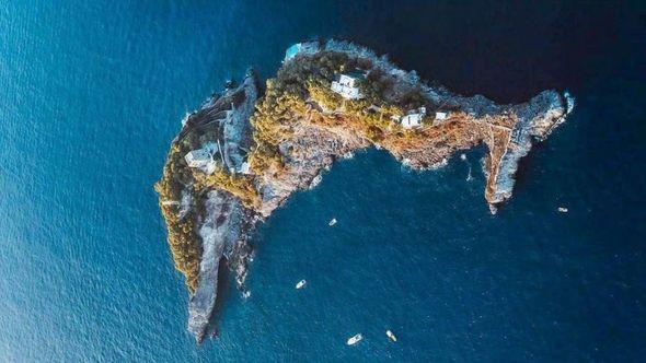 Otok, Italija, delfin - Avaz