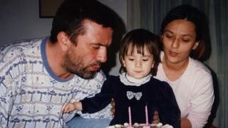 Tifina kćerka za rođendan objavila staru porodičnu fotografiju