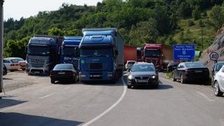 Kolona duga stotinama metara: Kamioni iz Srbije blokirali granični prijelaz Jarinje