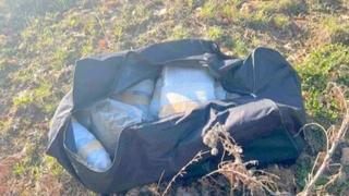 Pronađena napuštena crna torba sa 22 kilograma marihuane