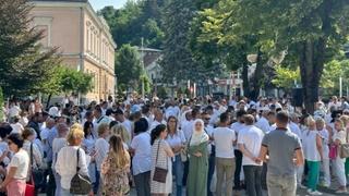 U Cazinu je danas na poseban način obilježen 11. juli: Dan sjećanja na žrtve genocida u Srebrenici