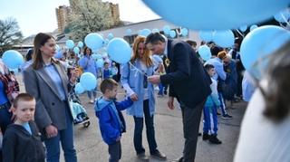 Bećirović: Moramo biti na raspolaganju i od pomoći djeci s autizmom i njihovim porodicama