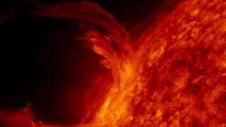 Snažna eksplozivna buktinja na Suncu poremetila sisteme komunikacije na Zemlji