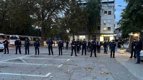 Prisutan veliki broj policijskih službenika - Avaz