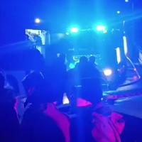 Potresno: Snimak kada je majka izvedena iz kuće nakon požara u kojem joj je stradao sin i trenutak kada je Hitna pomoć odvezla oca