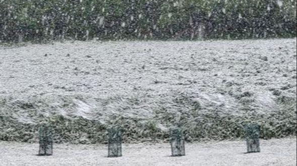 U Hrvatskoj je jučer bilo 30 stepeni, a danas pada snijeg: Pogledajte fotografije