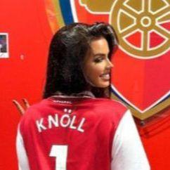 Arsenal ugostio Ivanu Knoll na utakmici protiv Mančester sitija