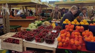 Cijene voća na sarajevskoj pijaci Markale: Za 20 maraka poluprazan ceker