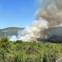 Buknuo požar kod Trogira: Kanaderi povučeni s terena
