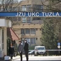 Slučaj žene koja je otpuštena sa UKC Tuzla, a dva sata kasnije preminula dobio novo poglavlje: Vještaci potvrdili navode porodice