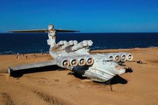 Najneobičnija ratna mašina veća od Boeing 747 džambo džeta napuštena na plaži