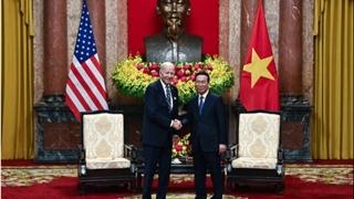 Bajden se na Twitteru zahvalio vijetnamskom predsjedniku uz fotografiju pogrešnog čovjeka