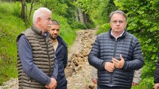 Nikšić nakon obilaska poplavljenih područja u USK: Ovo je pomoć u vidu iskazane solidarnosti i podrške ljudima