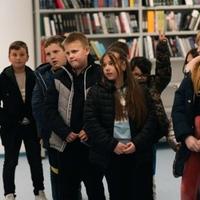 Učenici iz Potočara u posjeti biblioteci Memorijalnog centra Srebrenica