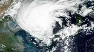 Južna Koreja: Tajfun prekida toplotni val i veliko okupljanje izviđača
