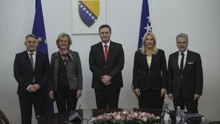 Ajhorst sa članovima Predsjedništva BiH: Iskoristiti povoljan trenutak za dobijanje početka pregovora o pristupanju EU-u