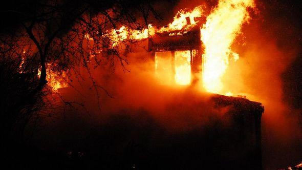 Požar je izbio u kući u Bulhed Sitiju u subotu navečer - Avaz