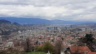 U BiH umjereno do pretežno oblačno vrijeme: U drugom dijelu dana mogući slabi lokalni pljuskovi
