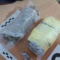 Policija pronašla drogu, bombe, oružje i 127 kilograma duhana