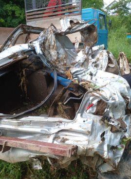 Automobil u potpunosti uništen  - Avaz