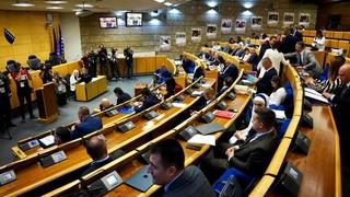 Sjednica Doma naroda Parlamenta FBiH: Brojne teme na dnevnom redu, ali rukovodstva nema