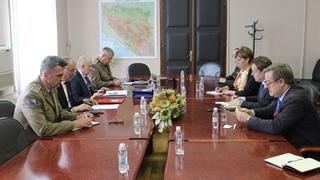 Ministar odbrane BiH Helez razgovarao s pomoćnikom generalnog sekretara NATO-a Dejvidom Katlerom