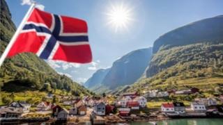 Norveška protjeruje 15 službenika ruske ambasade