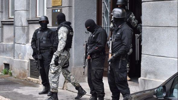 Policija izvršila pretrese - Avaz