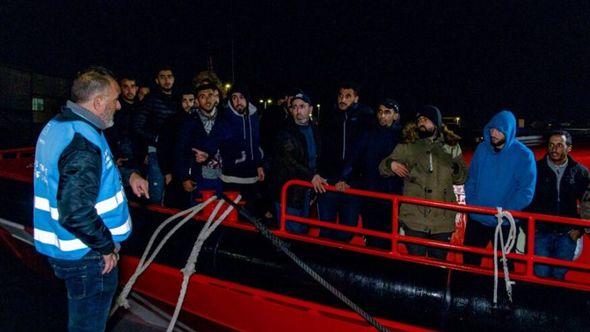 Većina migranata je stigla čamcima - Avaz