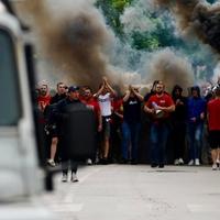 Korteo navijača Veleža krenuo prema stadionu, "Rođeni" će imati veliku podršku u finalu Kupa