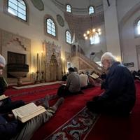"Avaz" na licu mjesta: Mukabela u Gazi Husrev-begovoj džamiji u Sarajevu